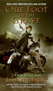 one-foot-in-the-grave-jeaniene-frost MAIOR